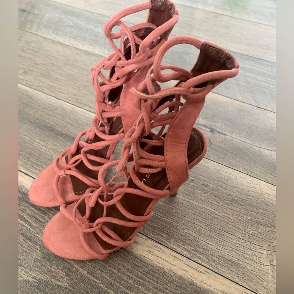Shoe Republic LA women pink heels SIZE 5 1/2